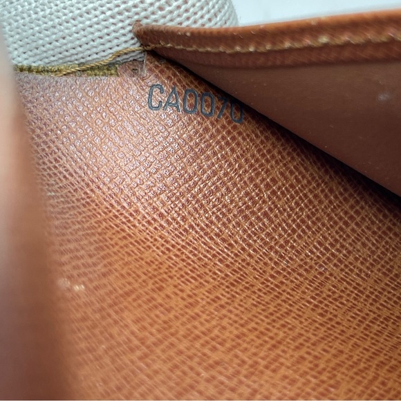 LOUIS VUITTON Monogram Porte Monnaie Viennois Bifold KissLock Wallet Authentic - Picture 4 of 14